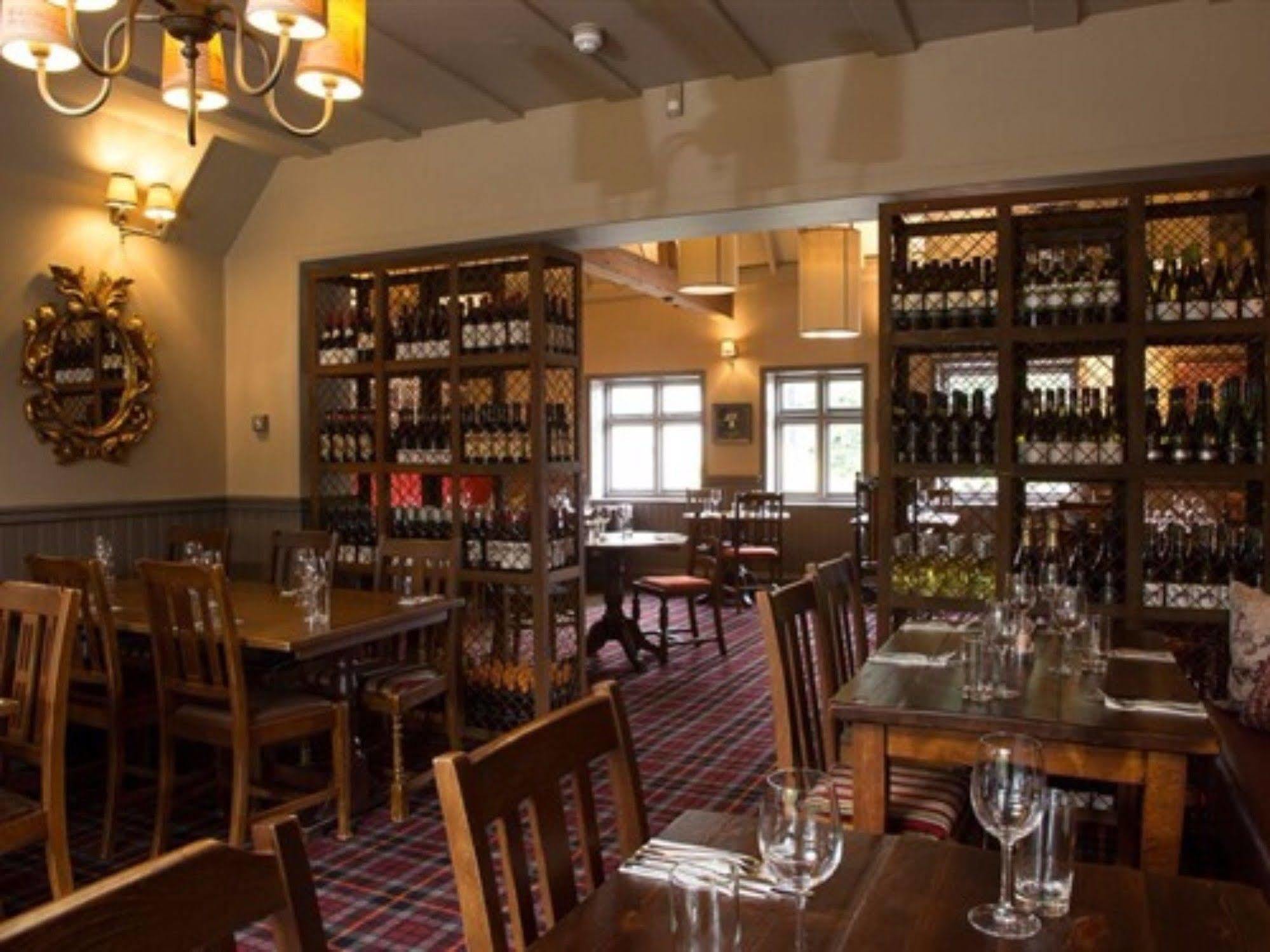 Готель The Carnarvon Arms Ньюбері Екстер'єр фото