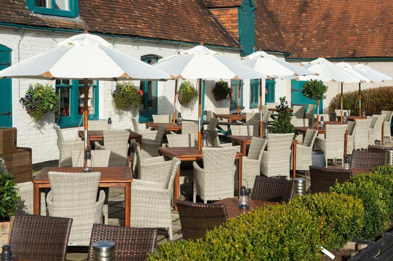 Готель The Carnarvon Arms Ньюбері Екстер'єр фото